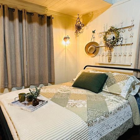 Acorn Hideaways Canton Unwind At Green Gables Suite For Up To 3 Extérieur photo
